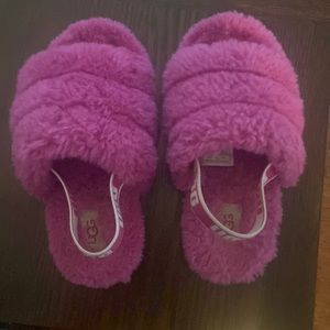 Ugg slippers for girls! Like NEW!!Dark pink/ purple color size usa 11